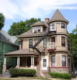 301 N. Pinckney St. Exterior